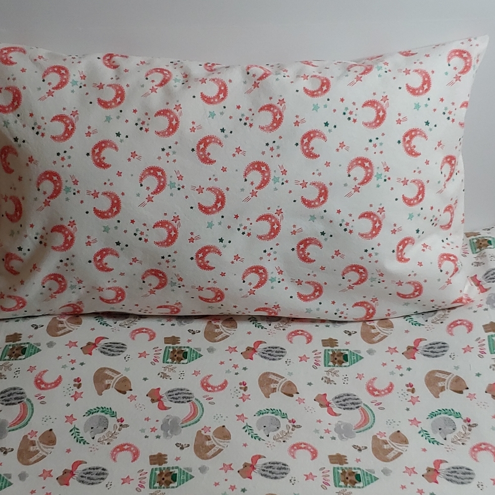 Valance Curtains
Duvet cover
Pillow